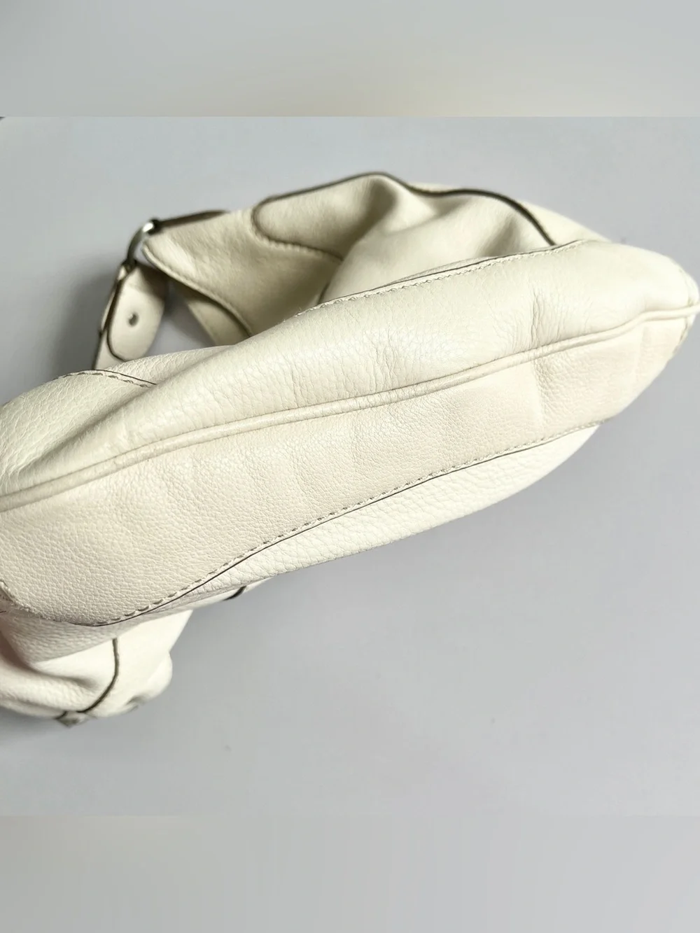 Michael Kors Y2K hobo shoulder bag purse cream pebbled leather buckle slouchy